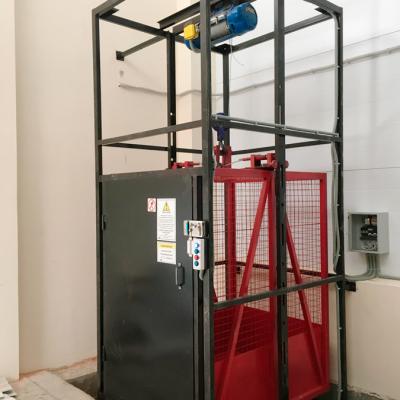 Подъемник грузовой